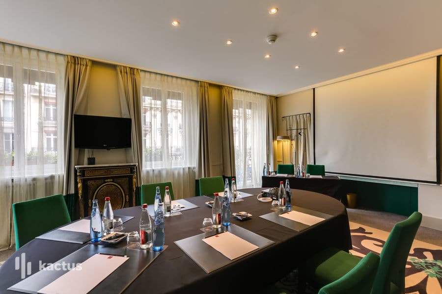 Boardroom dans la Suite Emeraude