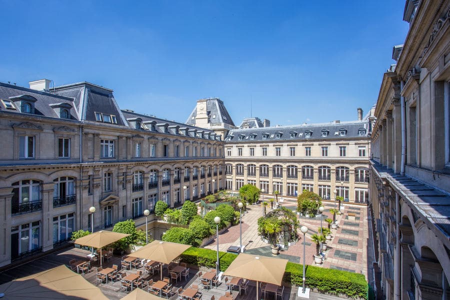 Terrasse Intérieure du Crowne Plaza République