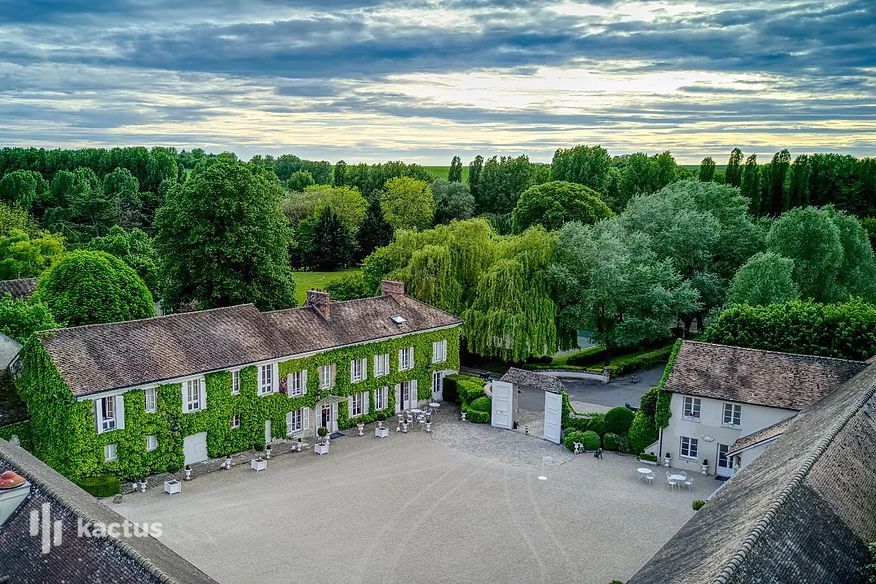 Cour du domaine de Grand'Maisons