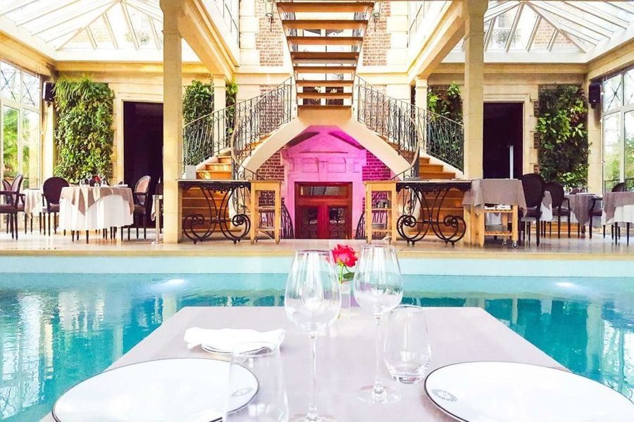 Restaurant gastronomique et piscine