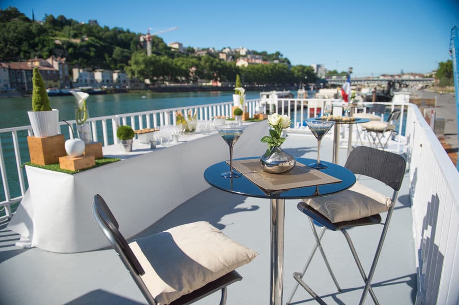 Terrasse du Bateau Hermès